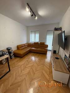 Nameštena četvorosobna kuća, Petrovaradin